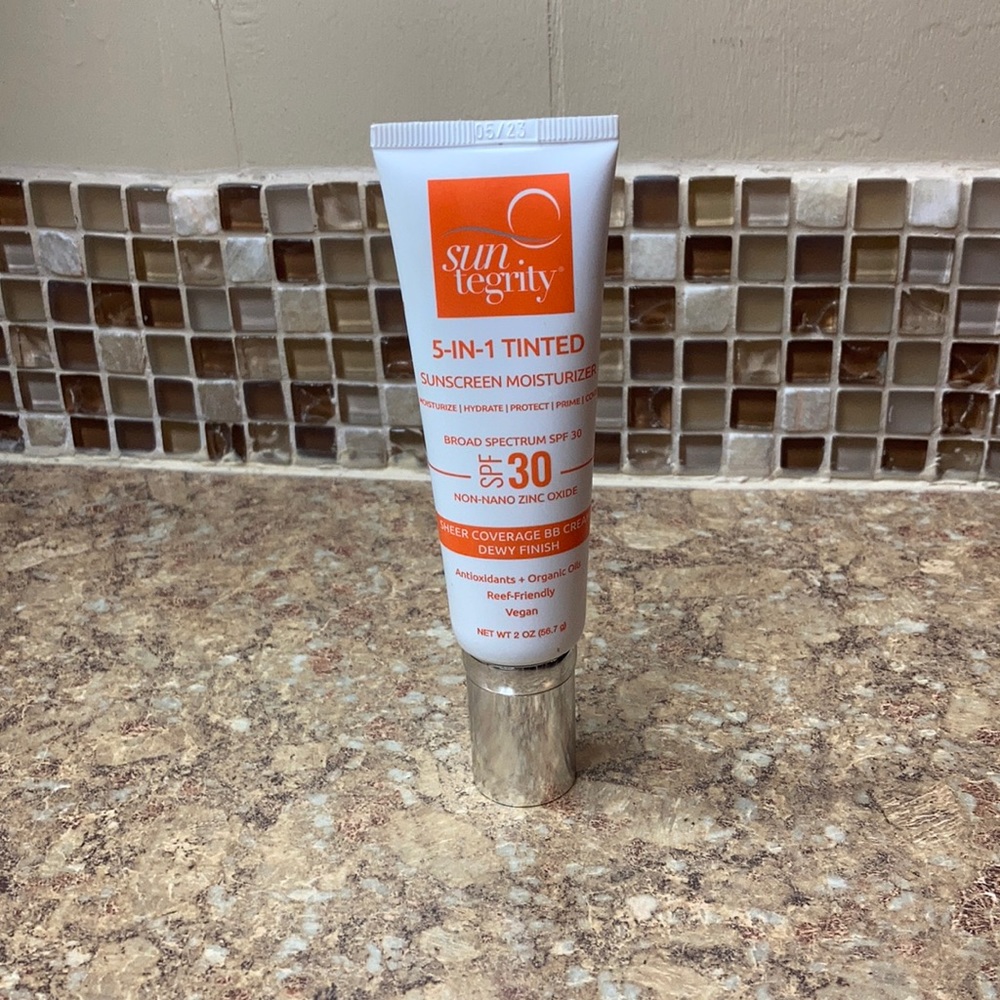 Suntegrity 5-in-1 tinted moisturizer